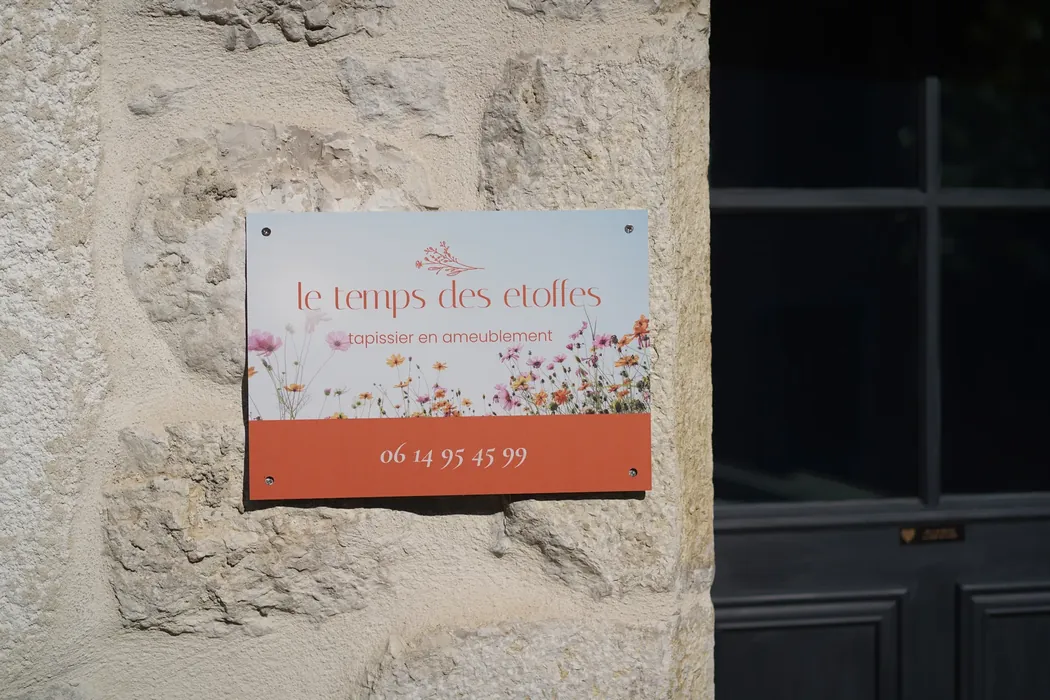 Plaque de l'atelier Le Temps des Étoffes, à Chanaz