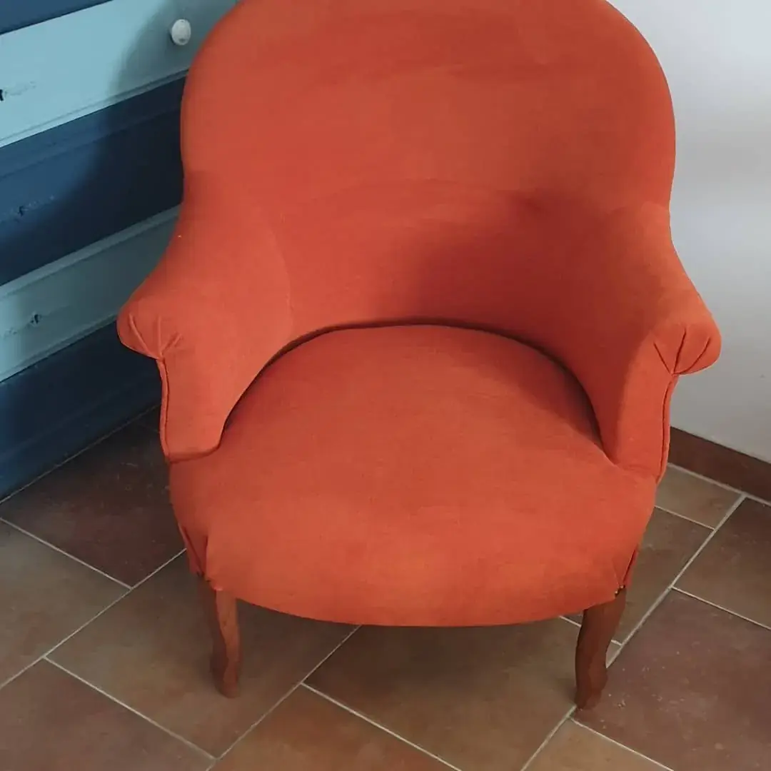 Fauteuil crapaud en tissu orange terracotta uni